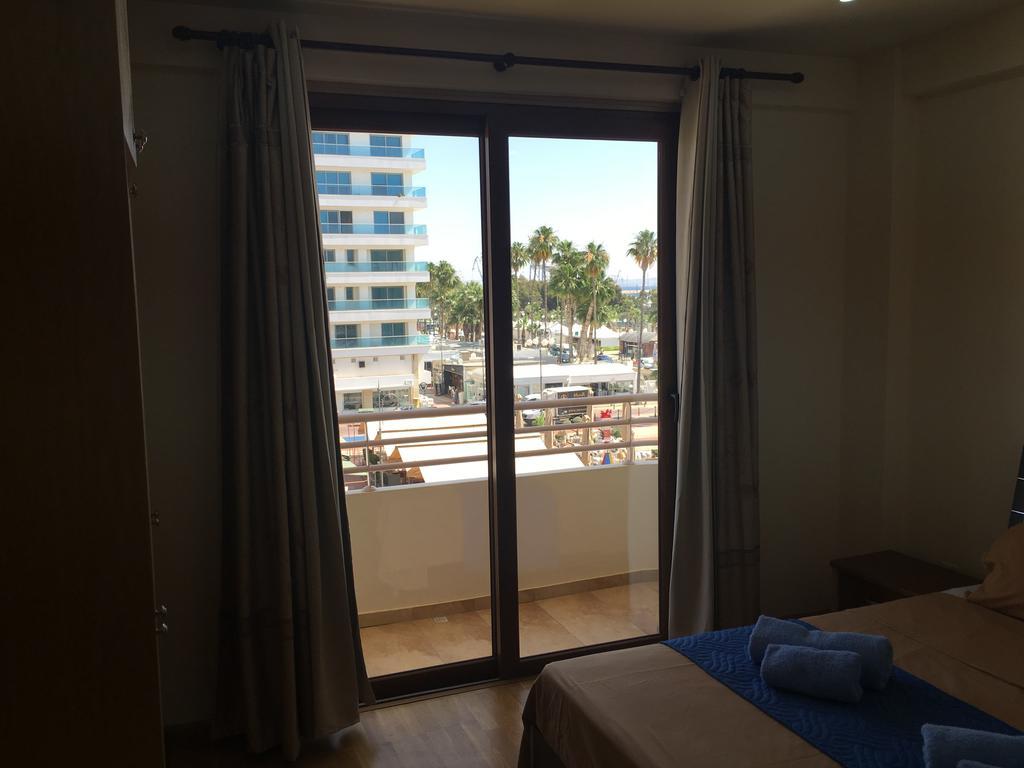 Ithaki Phinikoudes Apartment No. 205 Larnaca Exterior photo